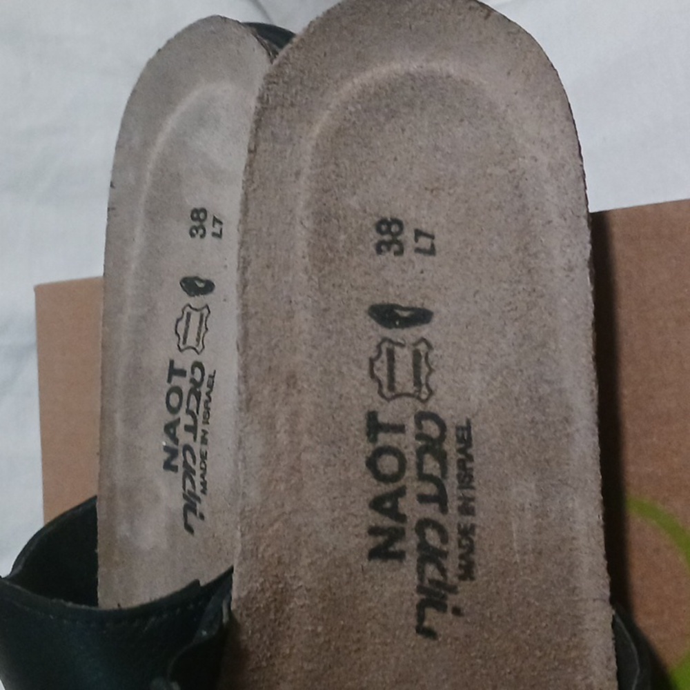 NWTags And Box, Naot Black Leather Slide Sandals - Picture 3 of 13